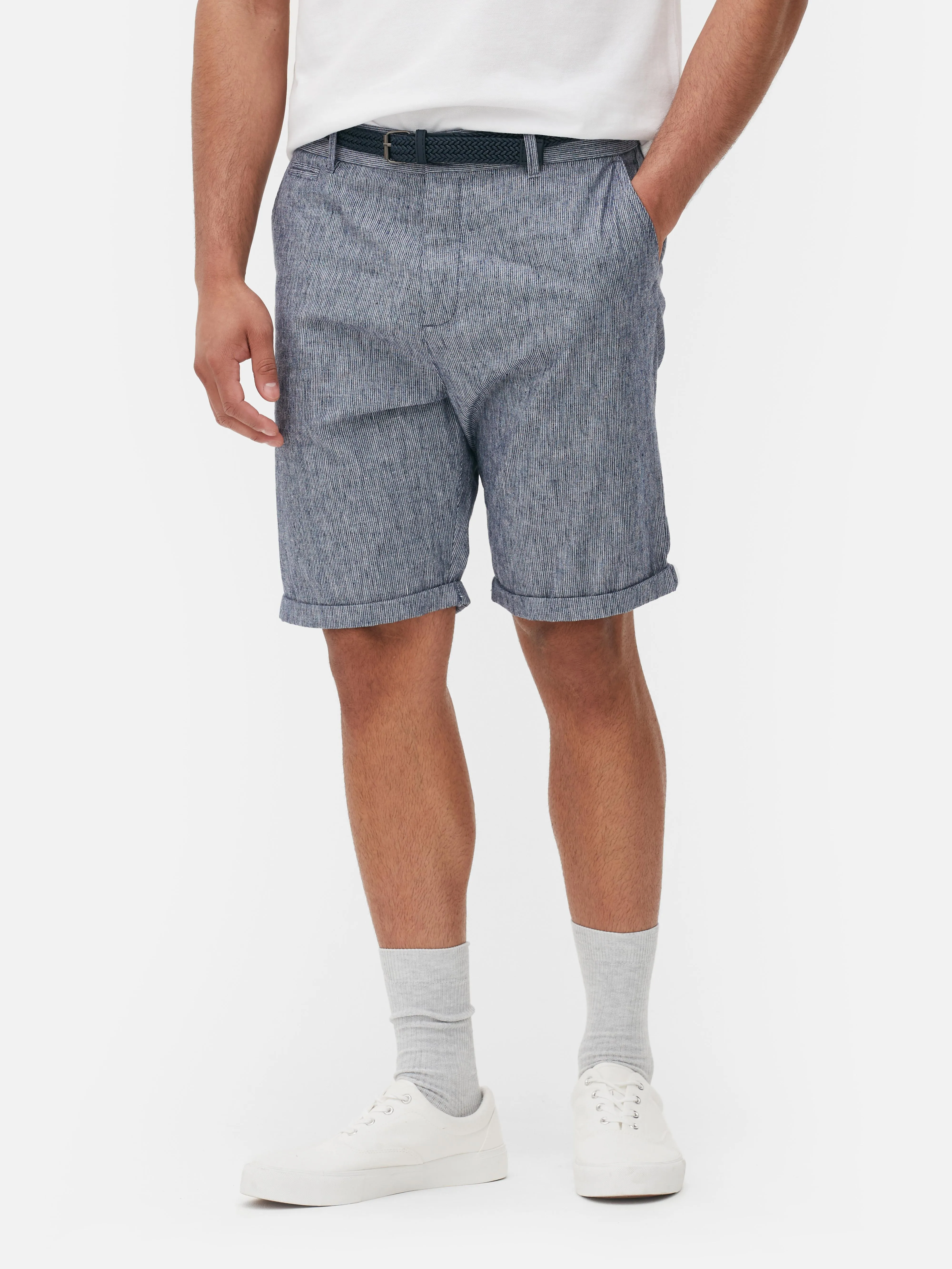 Pantalones cortos chinos con cinturón con lino