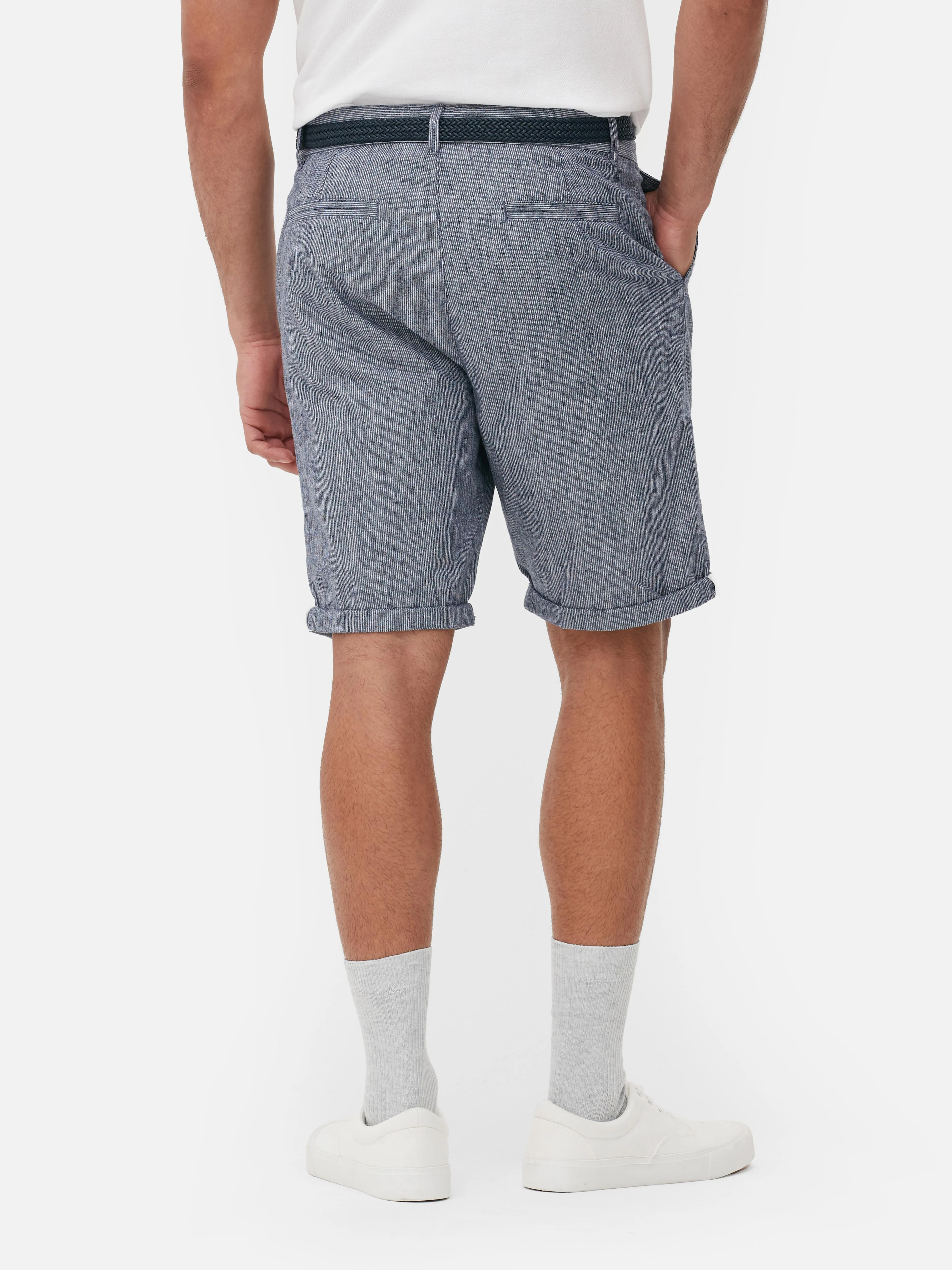 Pantalones cortos chinos con cinturón con lino