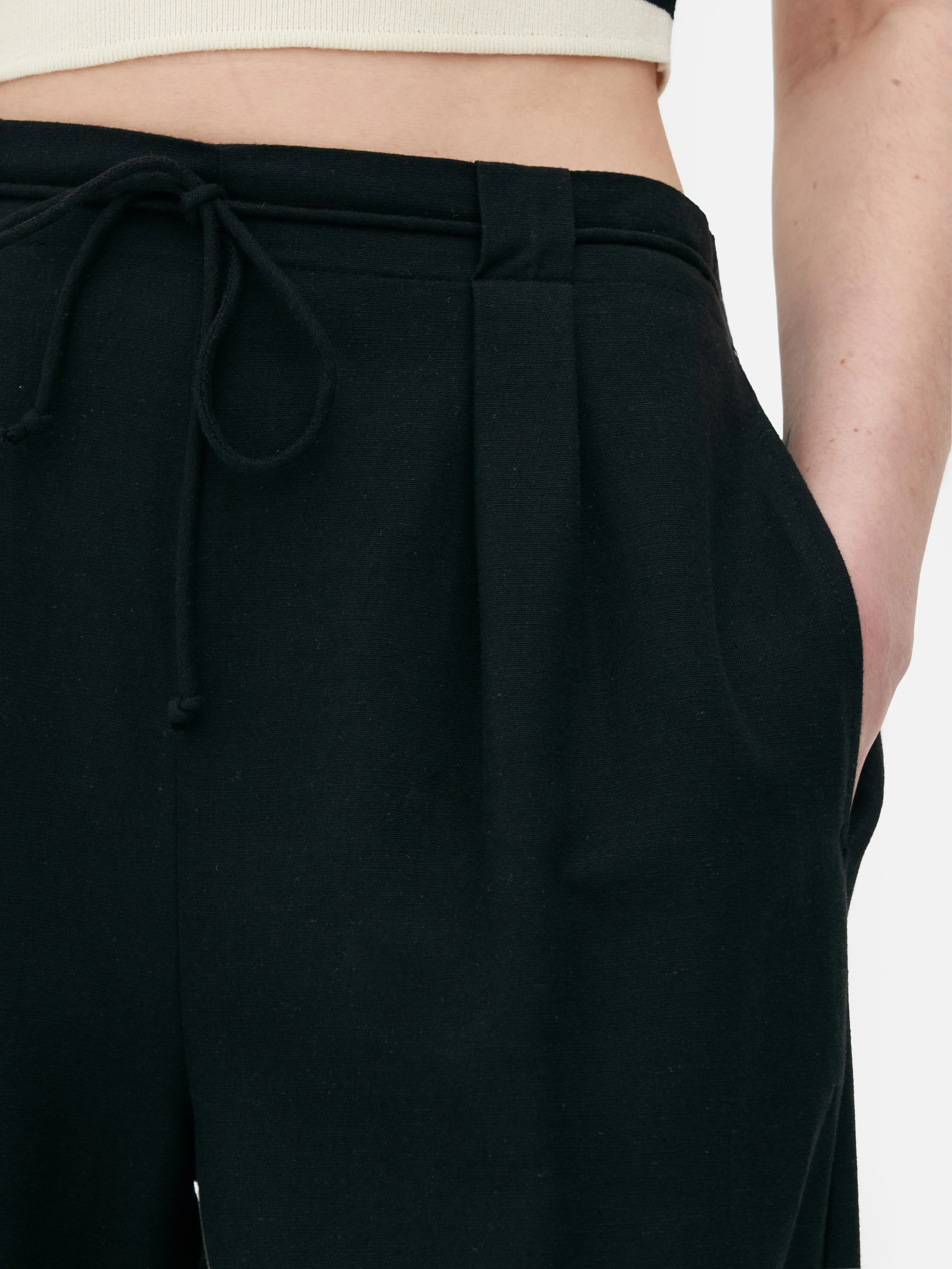 Pantalones de pernera ancha con cordón de ajuste