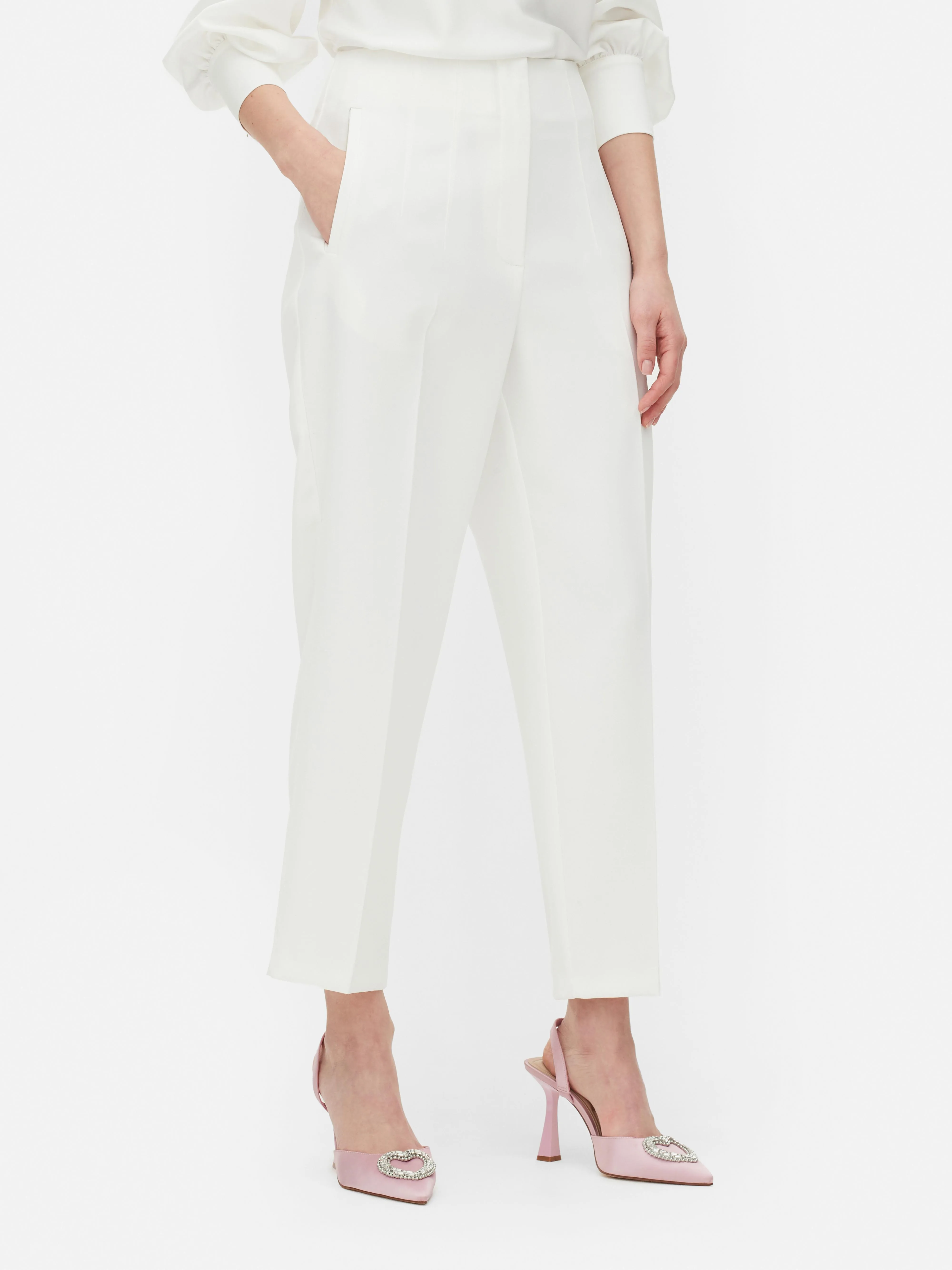 Pantalones de talle alto y corte entallado