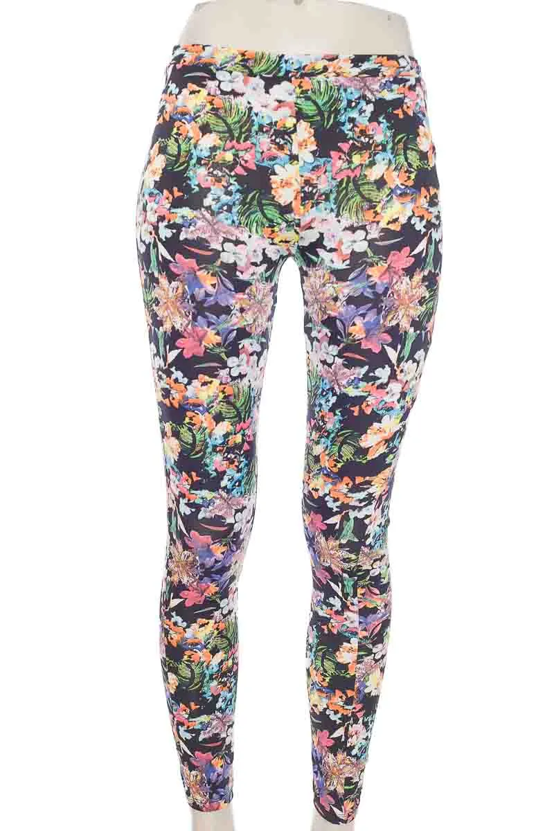 PANTALóN COLOR NEGRO  BERSHKA