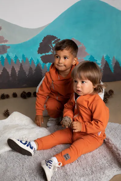 Pantalón naranja para niño colección Fox