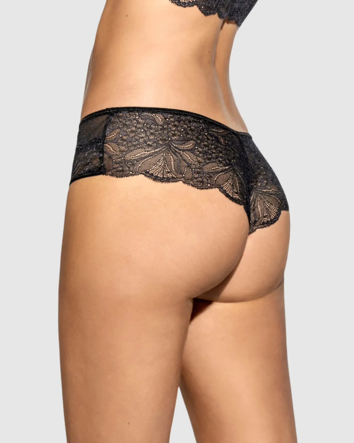 Panty cachetero semidescaderado en encaje y tul con refuerzo en algodón