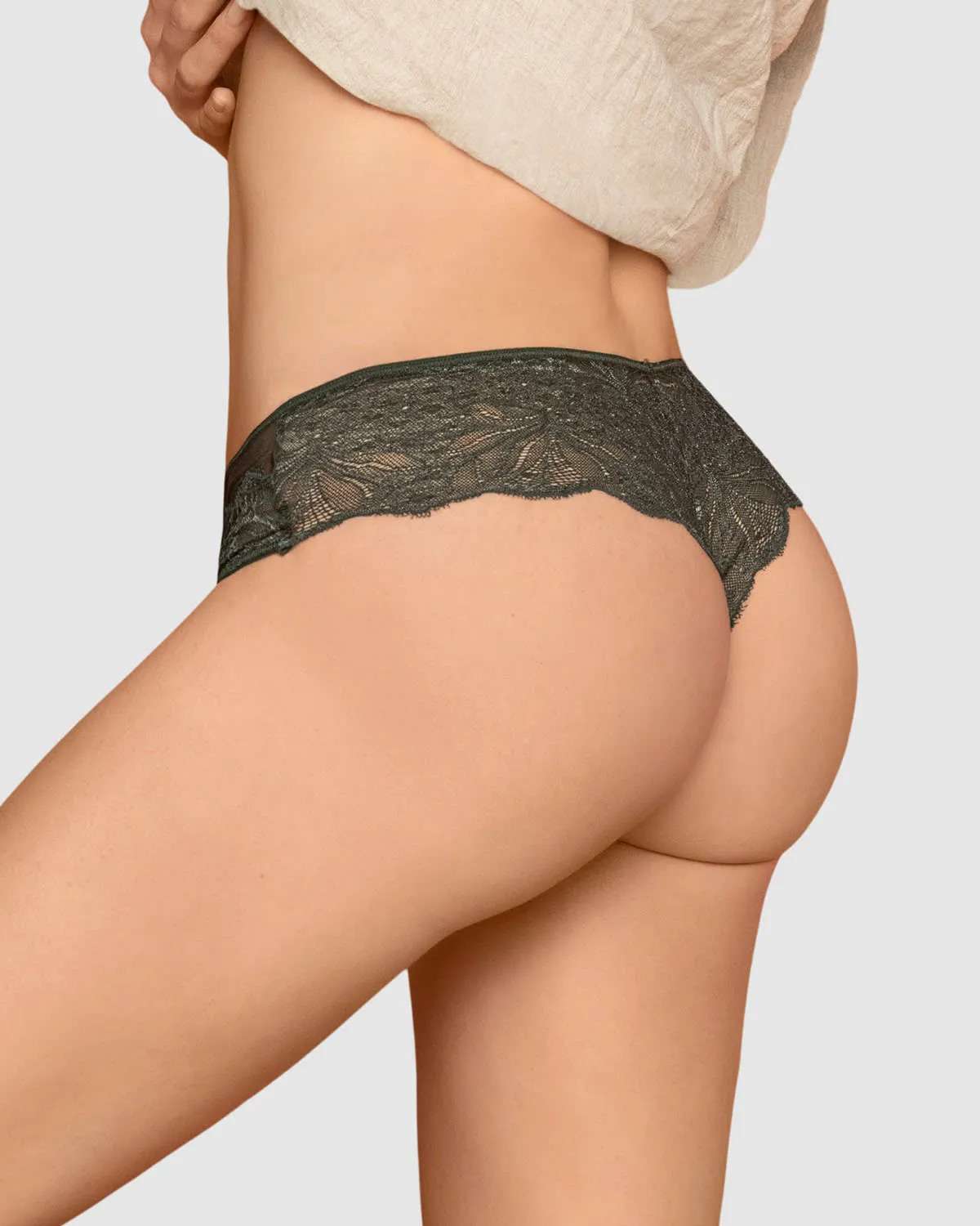 Panty cachetero semidescaderado en encaje y tul con refuerzo en algodón