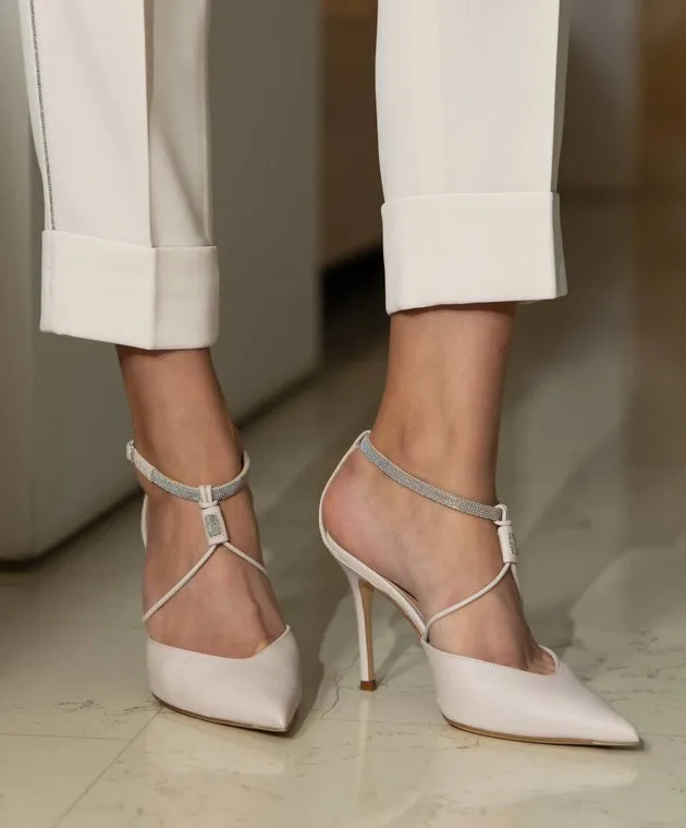 Peserico Beige leather shoes with monil chain