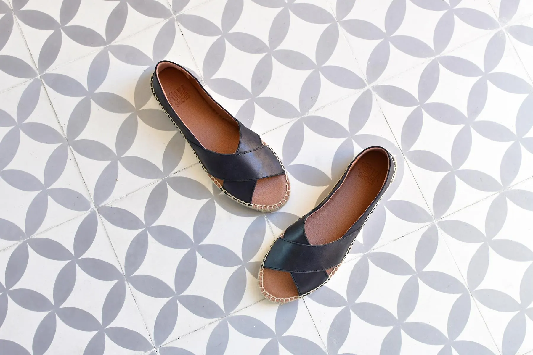 Sandalia Yute Cruzada Pölka Shoes Spes Negra