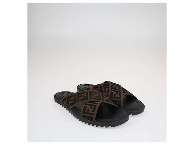 Sandalias deslizantes Fendi Brown FF entrelazadas Castaño 
