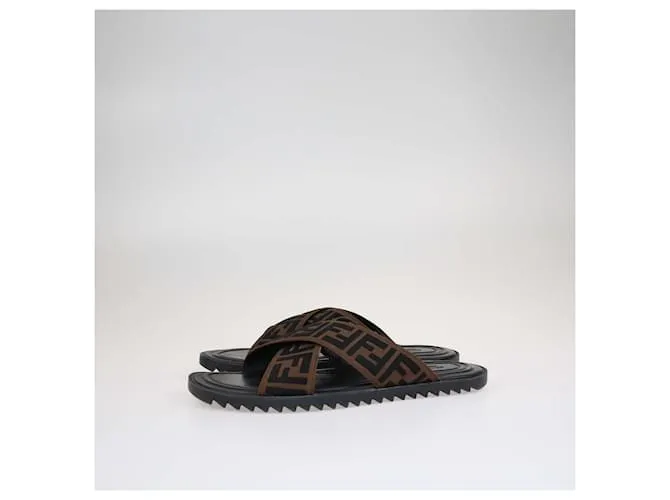Sandalias deslizantes Fendi Brown FF entrelazadas Castaño 