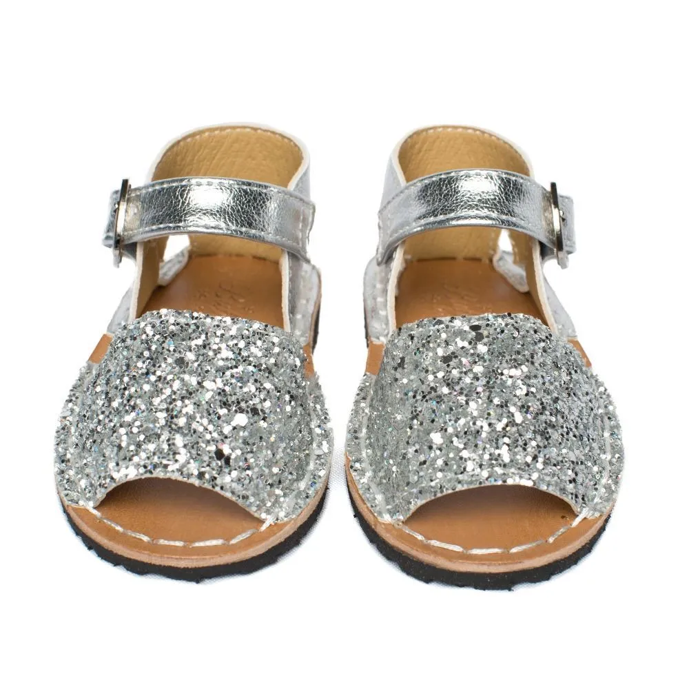 Sandalias Niña Plata Modelo Menorquinas Glitter
