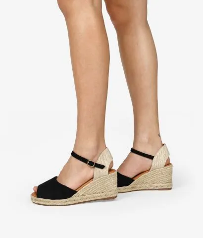 Sandalias taupe con cuña de esparto