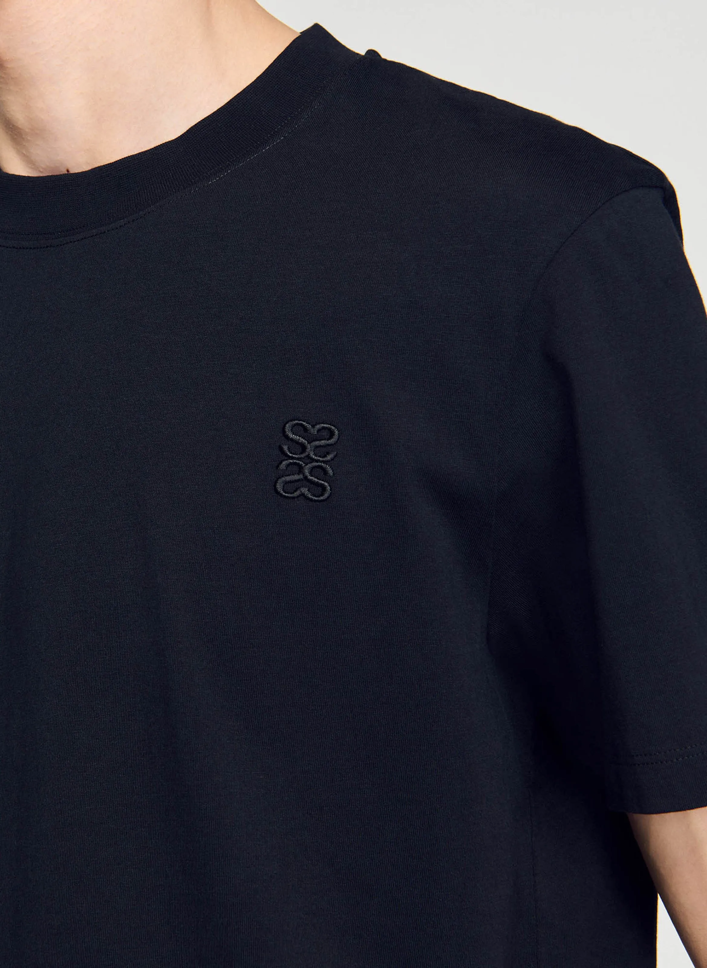 SANDRO Camiseta de cuello redondo de algodón en negro