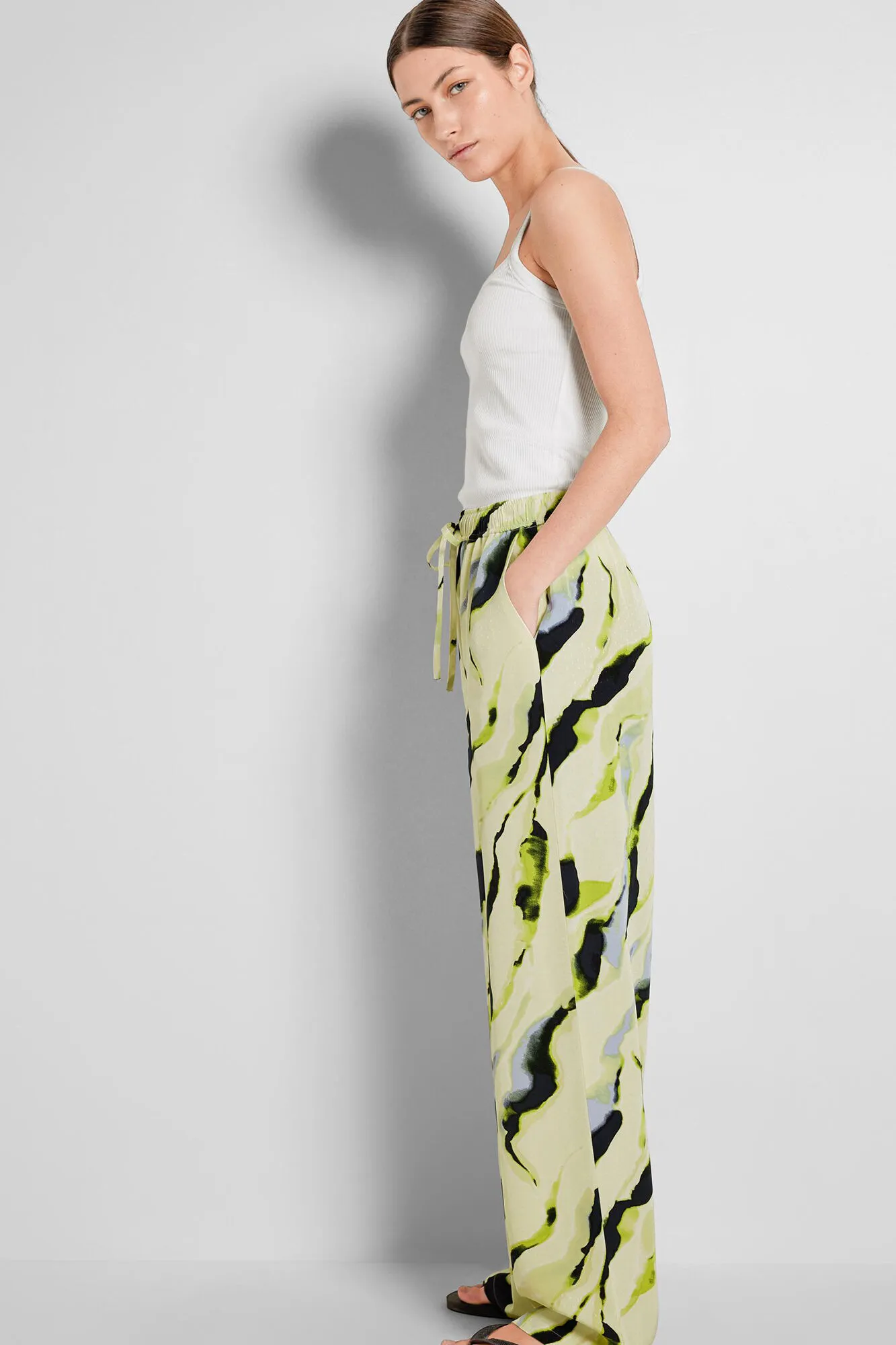 Selected Femme Pantalón estampado Regular Fit confeccionado con Viscosa Lenzing Ecovero