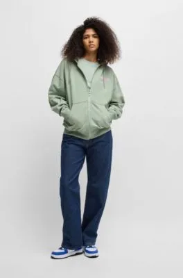 Sudadera con capucha y cremallera en felpa de algodón con estampado de temporada