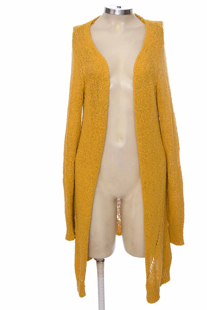 SWEATER COLOR MOSTAZA  BASEMENT