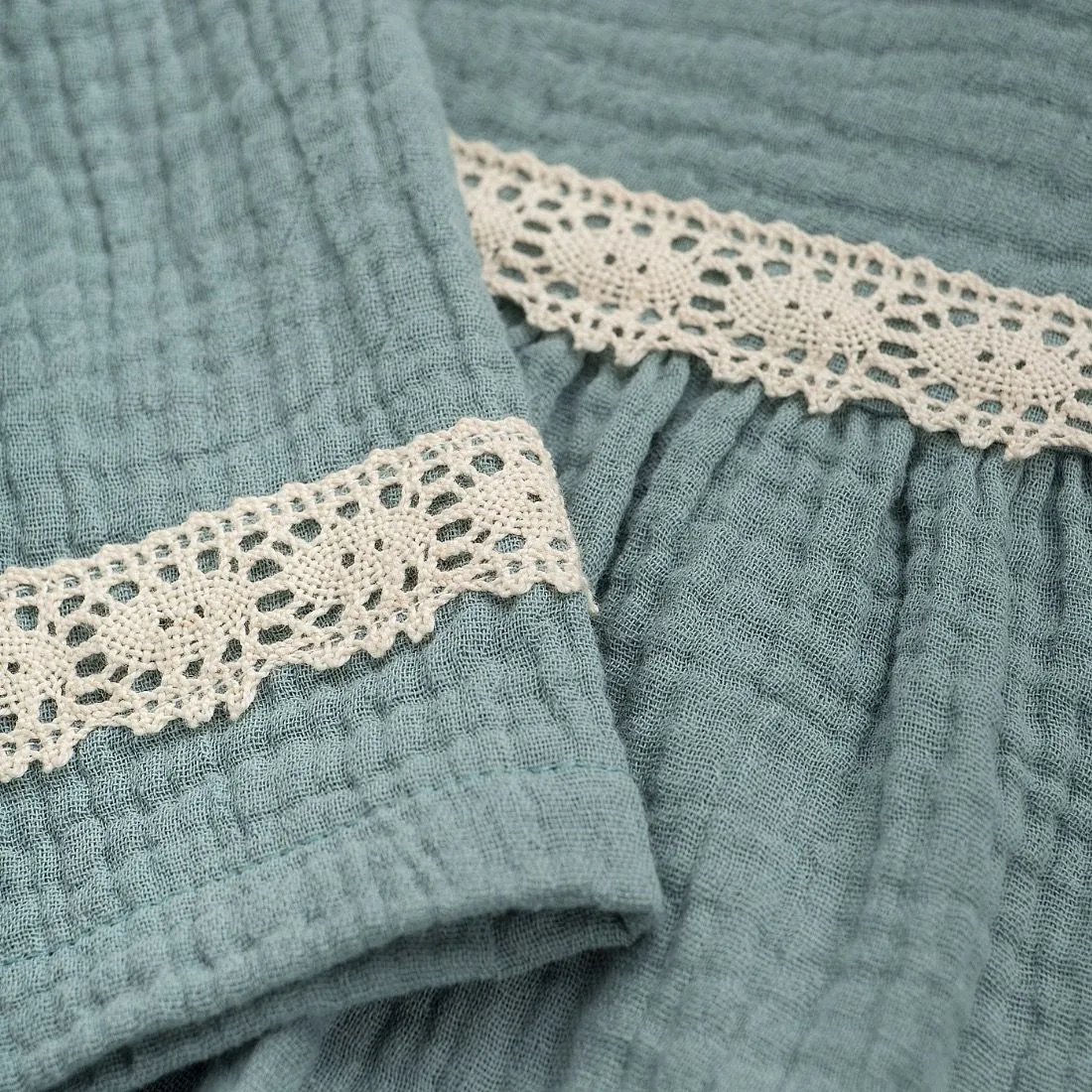Vestido color menta para niña colección Petit Lou