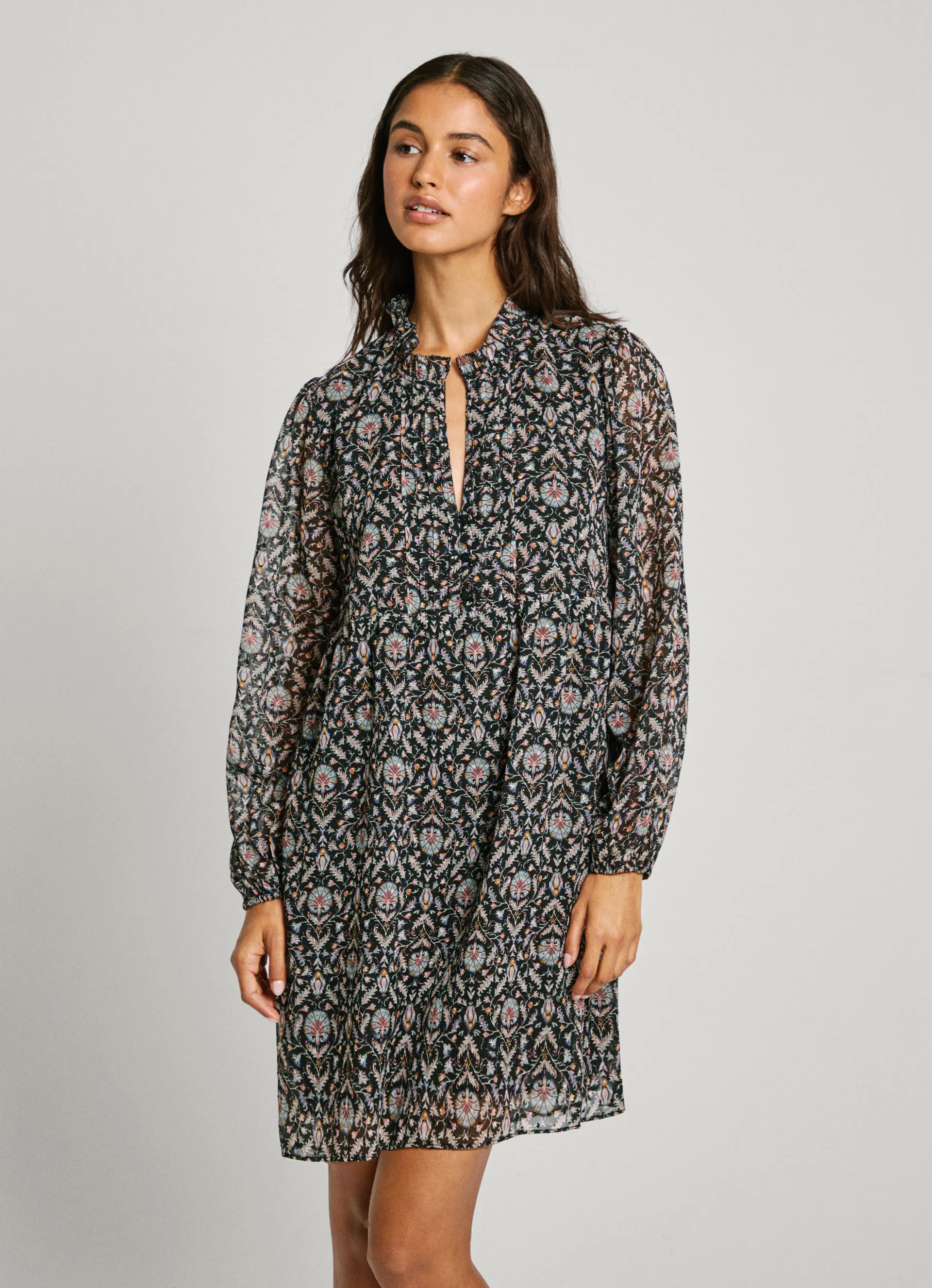 vestido corto de flores