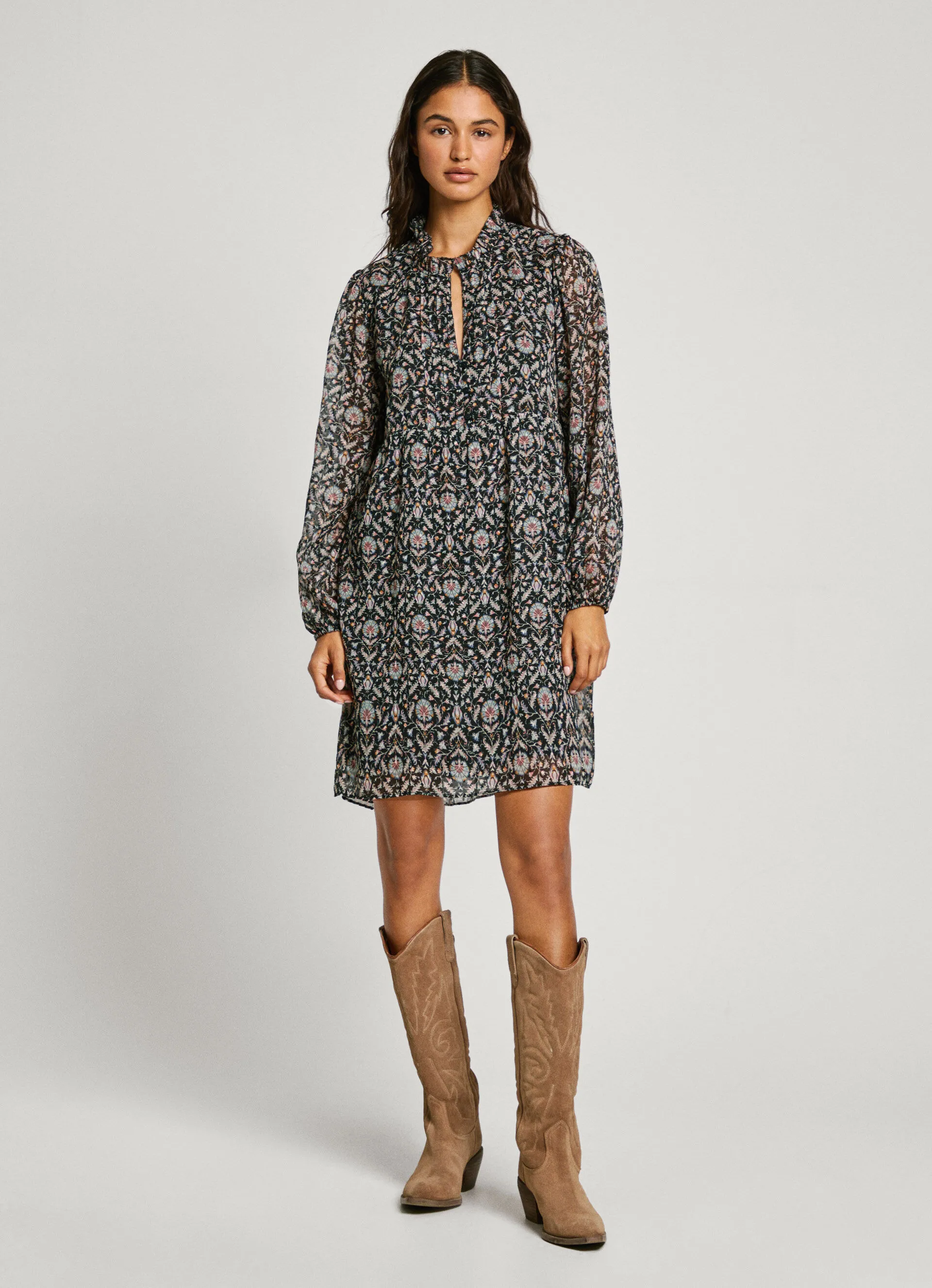 vestido corto de flores