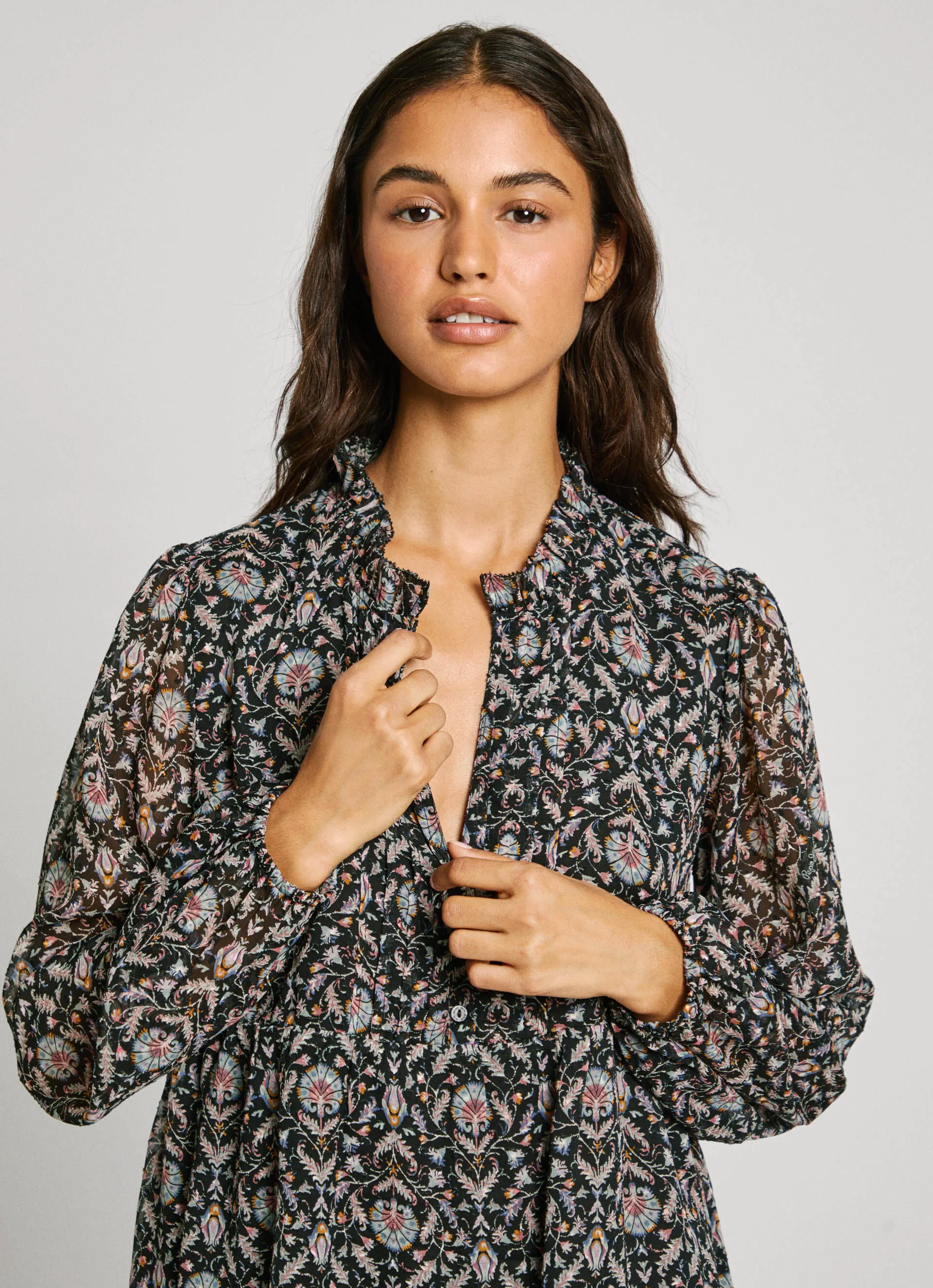 vestido corto de flores