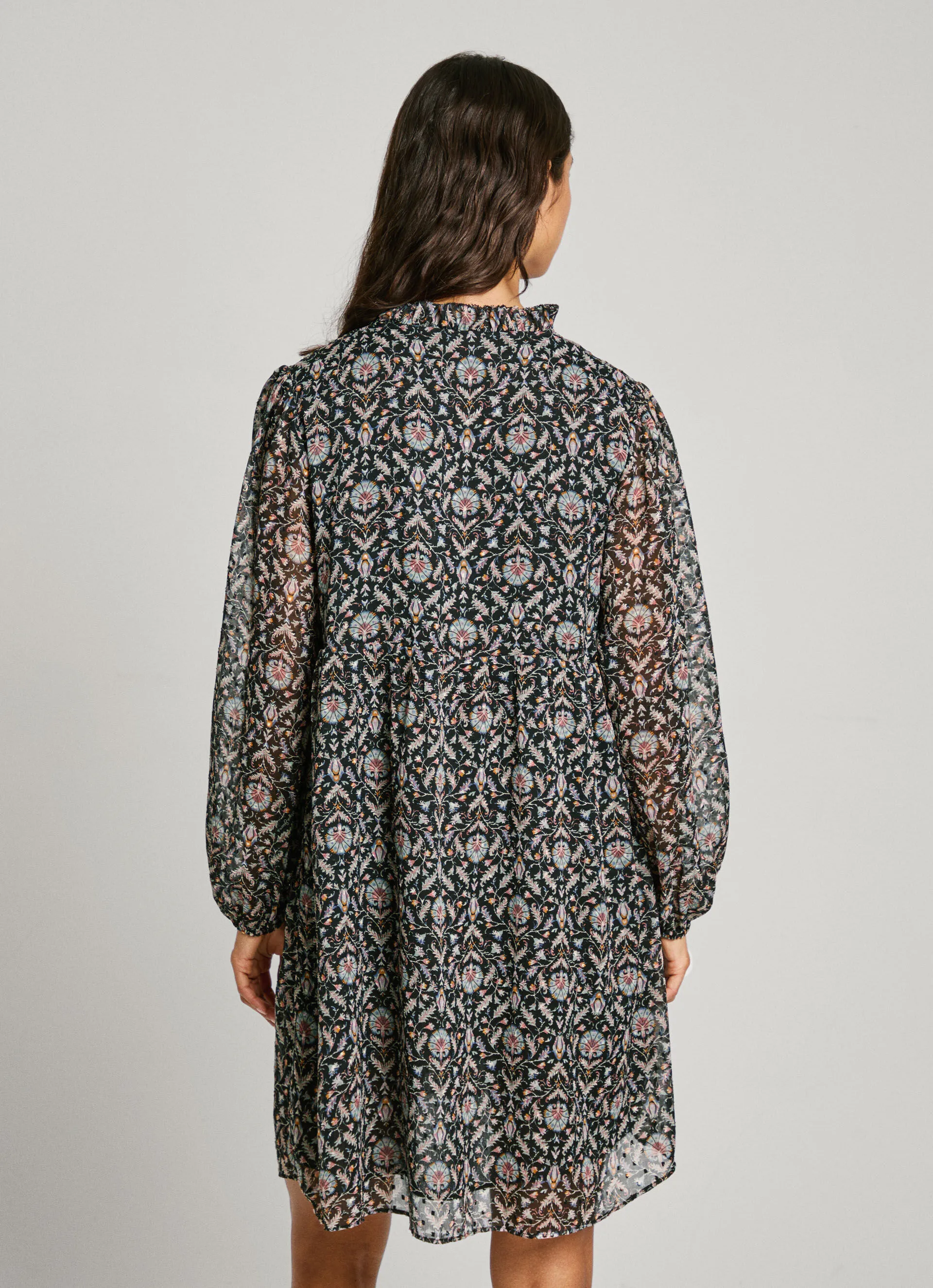 vestido corto de flores