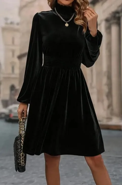 Vestido mini de terciopelo de imitación, negro
