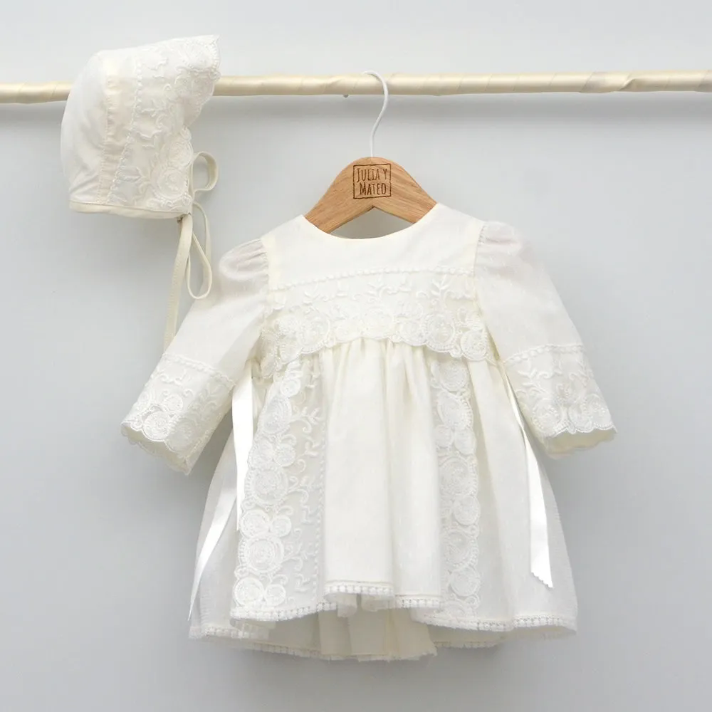 Vestido tul Pilar con capota
