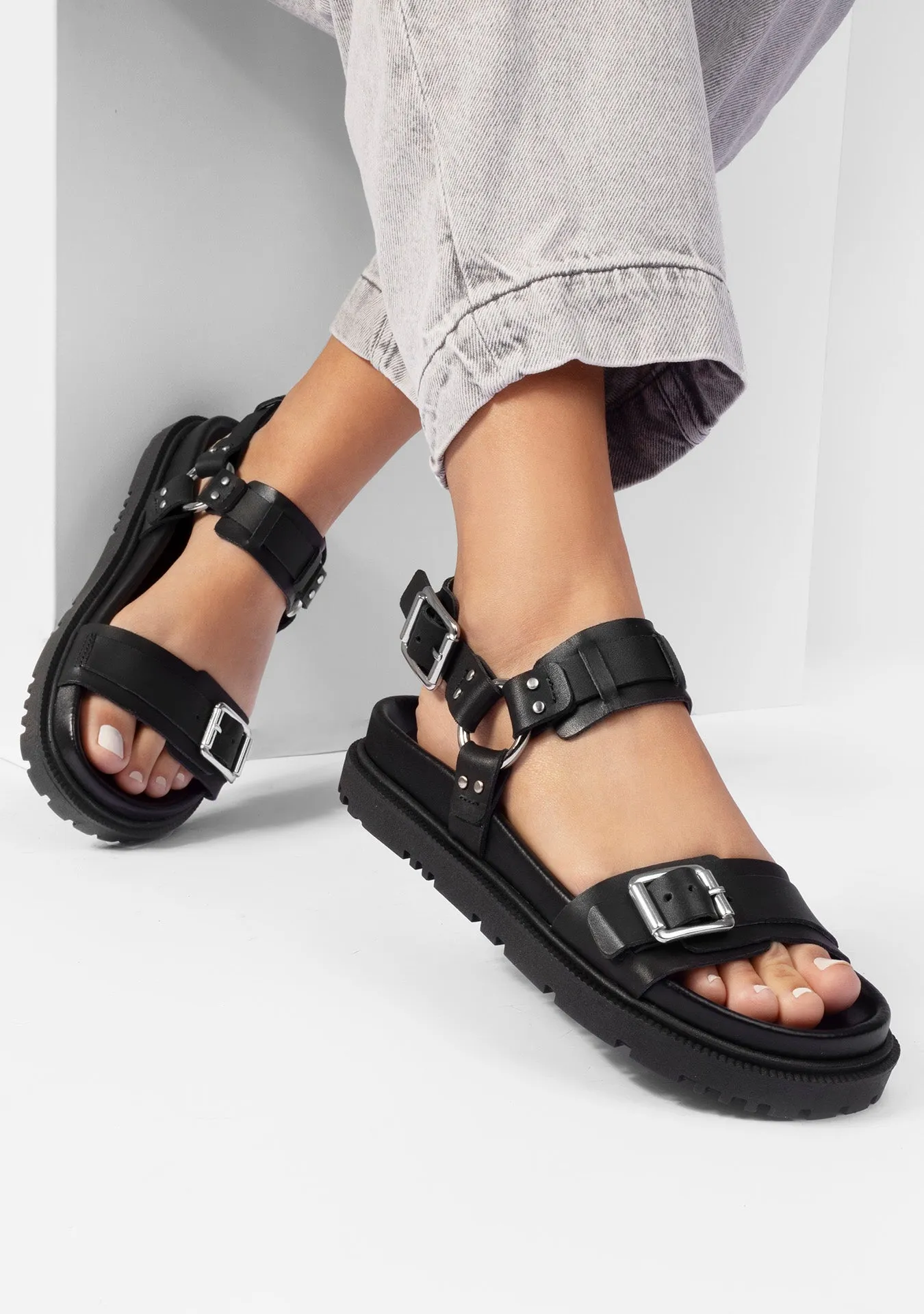 Vinci Shoes Alicia Black Sandals