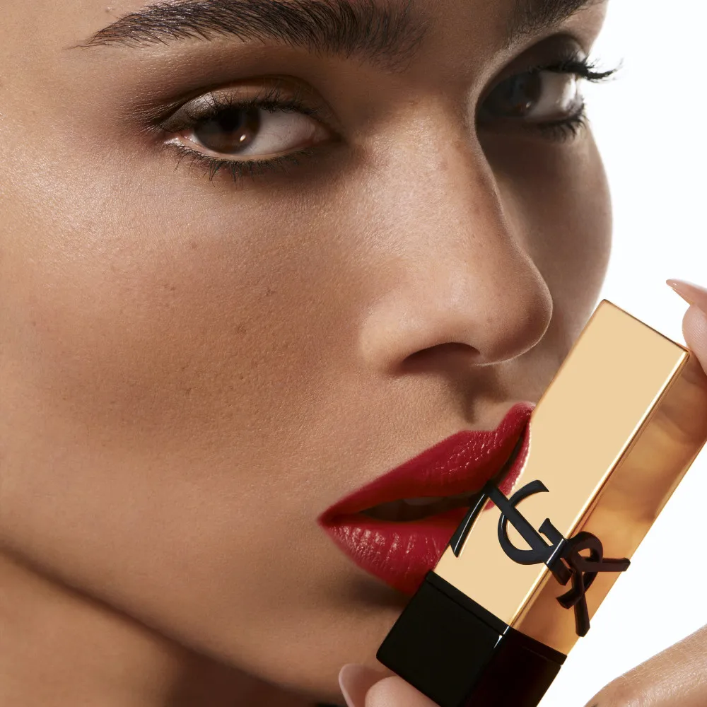 YVES SAINT LAURENT ROUGE PUR COUTURE LABIAL ACABADO SATINADO EN   ORANGE MUSE