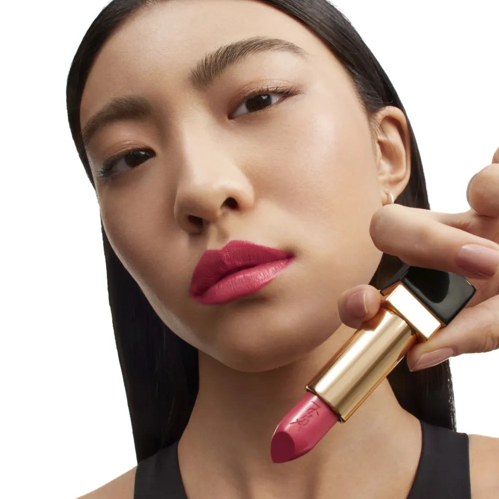 YVES SAINT LAURENT ROUGE PUR COUTURE LABIAL ACABADO SATINADO EN   P4 CHIC CORAL