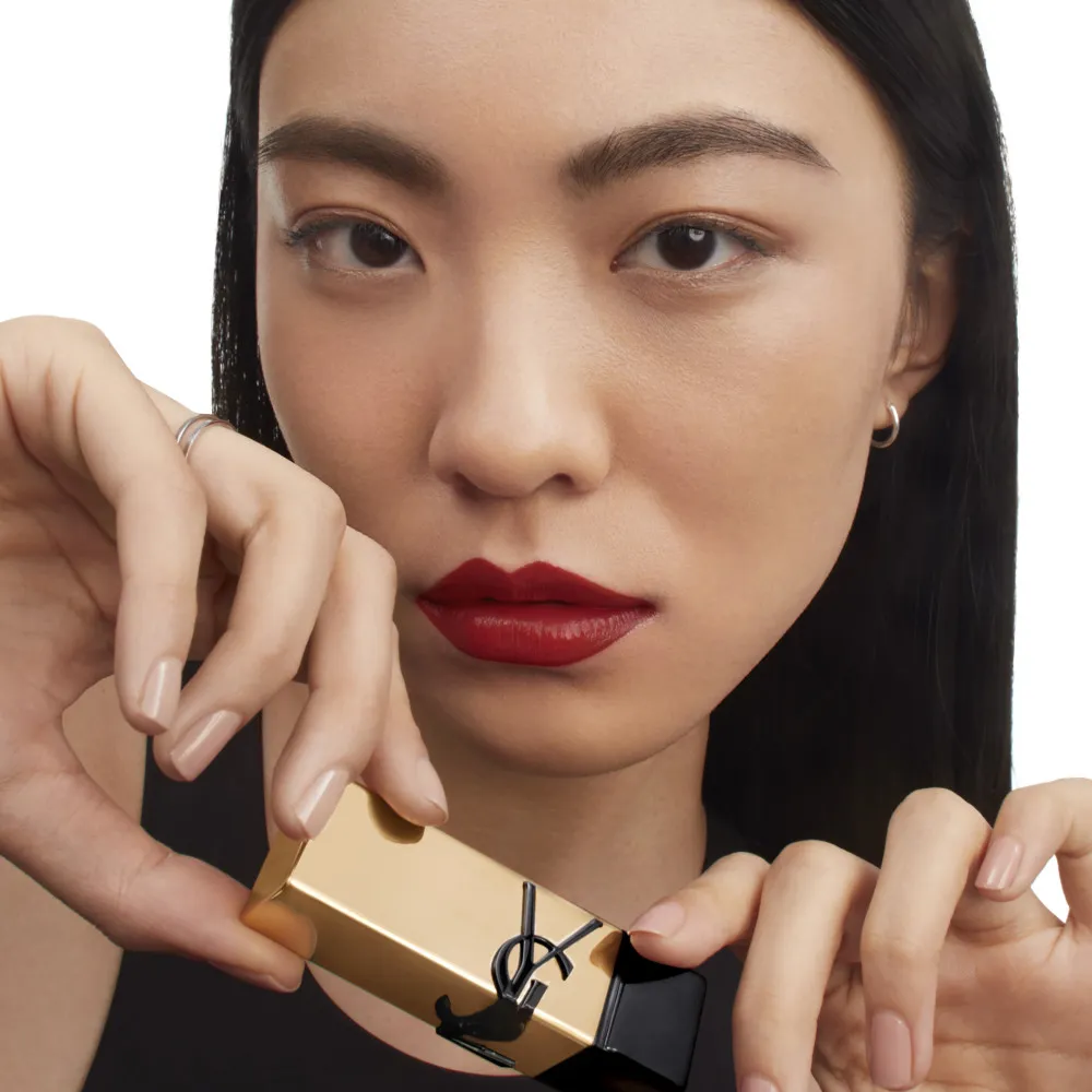 YVES SAINT LAURENT ROUGE PUR COUTURE LABIAL ACABADO SATINADO EN   R1971 ROUGE PROVOCATION
