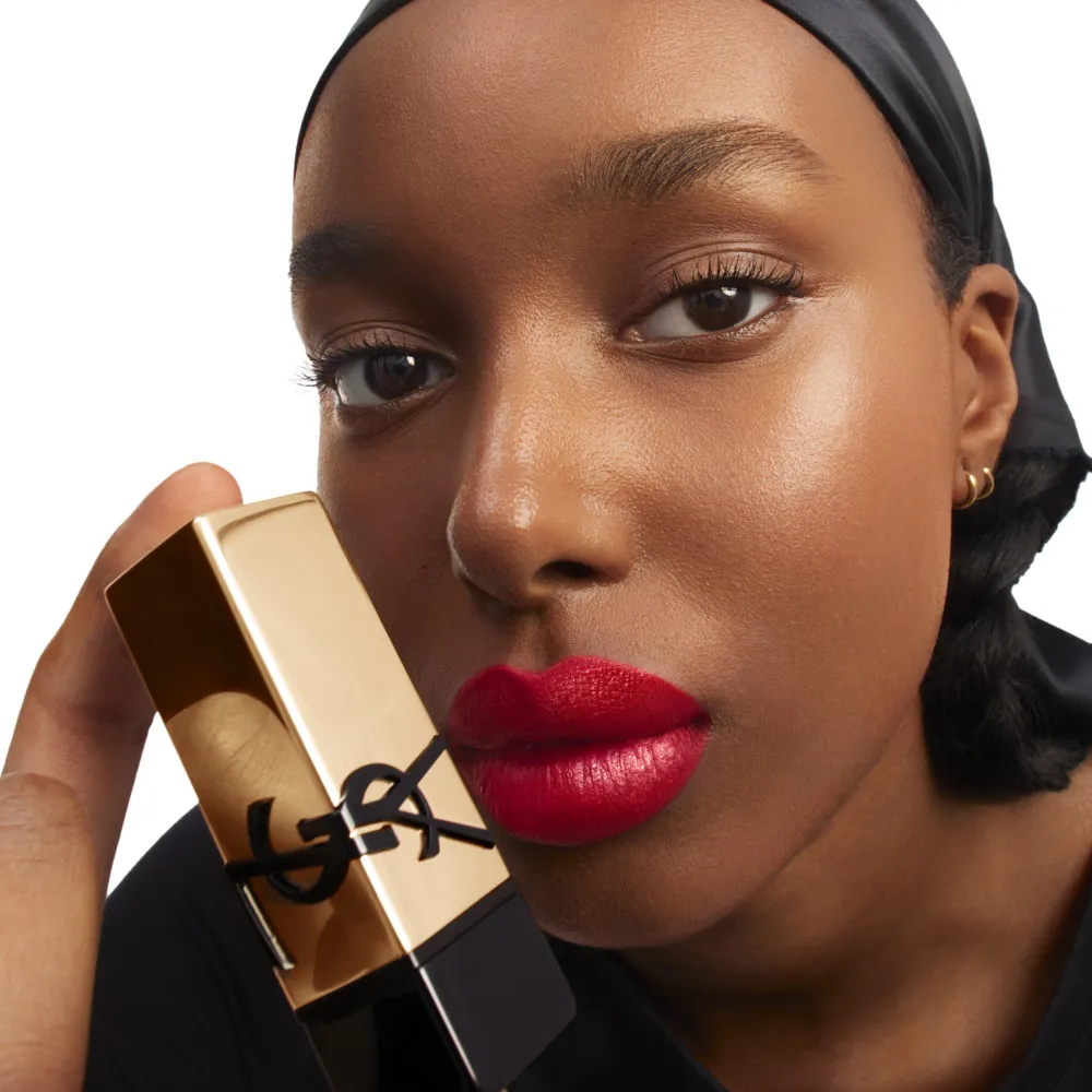 YVES SAINT LAURENT ROUGE PUR COUTURE LABIAL ACABADO SATINADO EN   R5 SUBVERSIVE RUBY