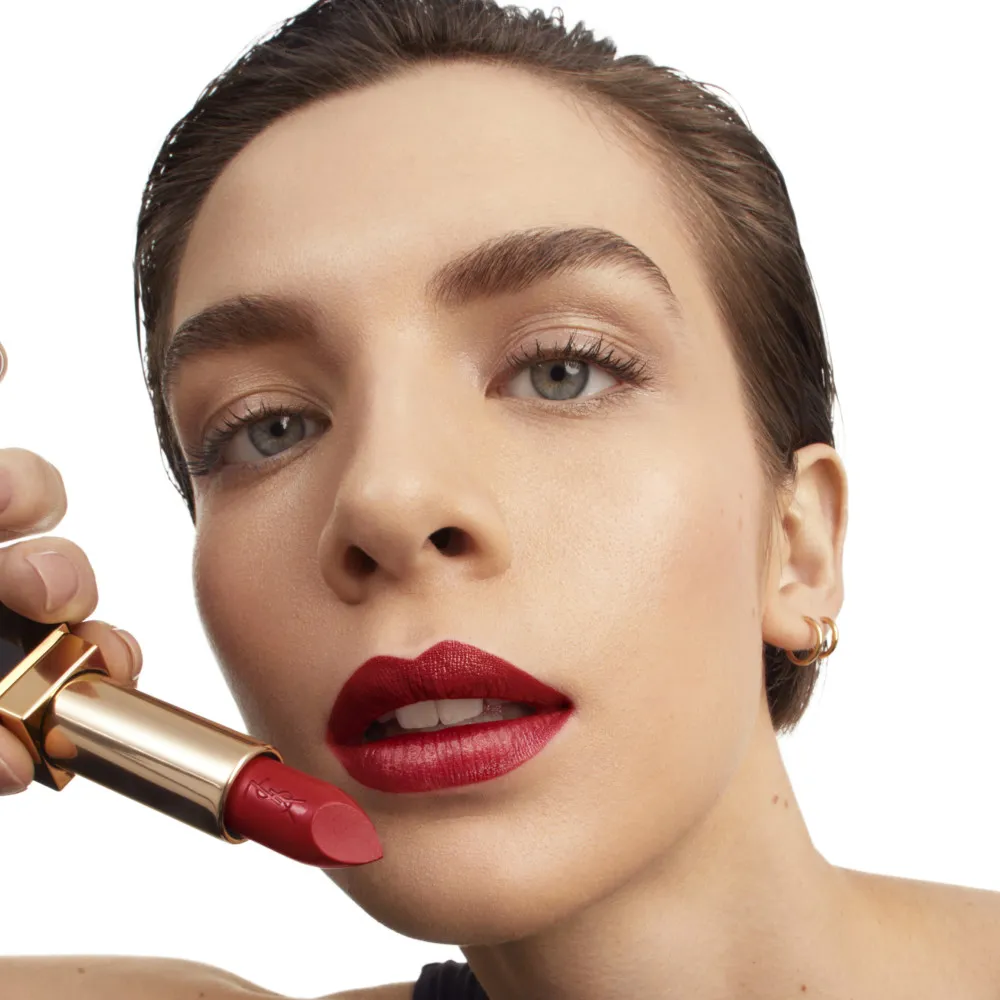 YVES SAINT LAURENT ROUGE PUR COUTURE LABIAL ACABADO SATINADO EN   R8 ROUGE LEGION